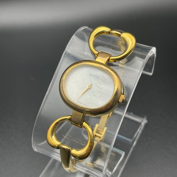VINTAGE GUCCI WATCH GOLD PLATED - Picture 1 of 5